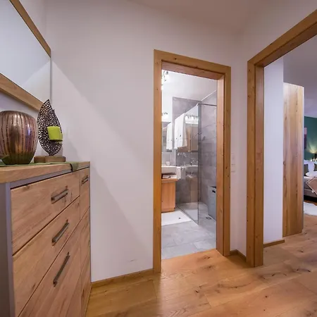 In The Heart Of Neukirchen Нойкирхен-ам-Гросфенедигер